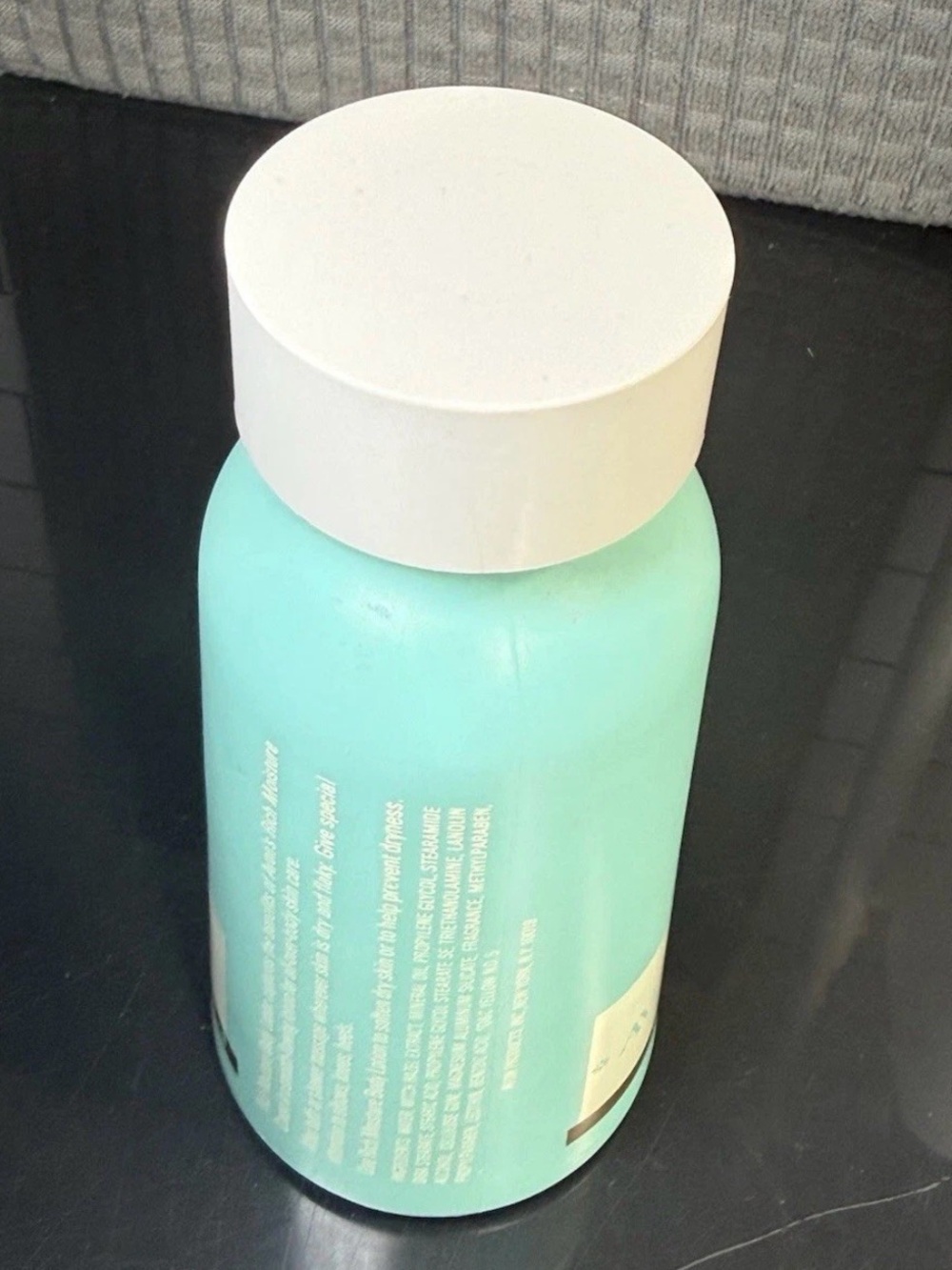 Vintage Avon Rich Moisture Body Lotion Blue Plastic Bottle 80% - Picture 4 of 6
